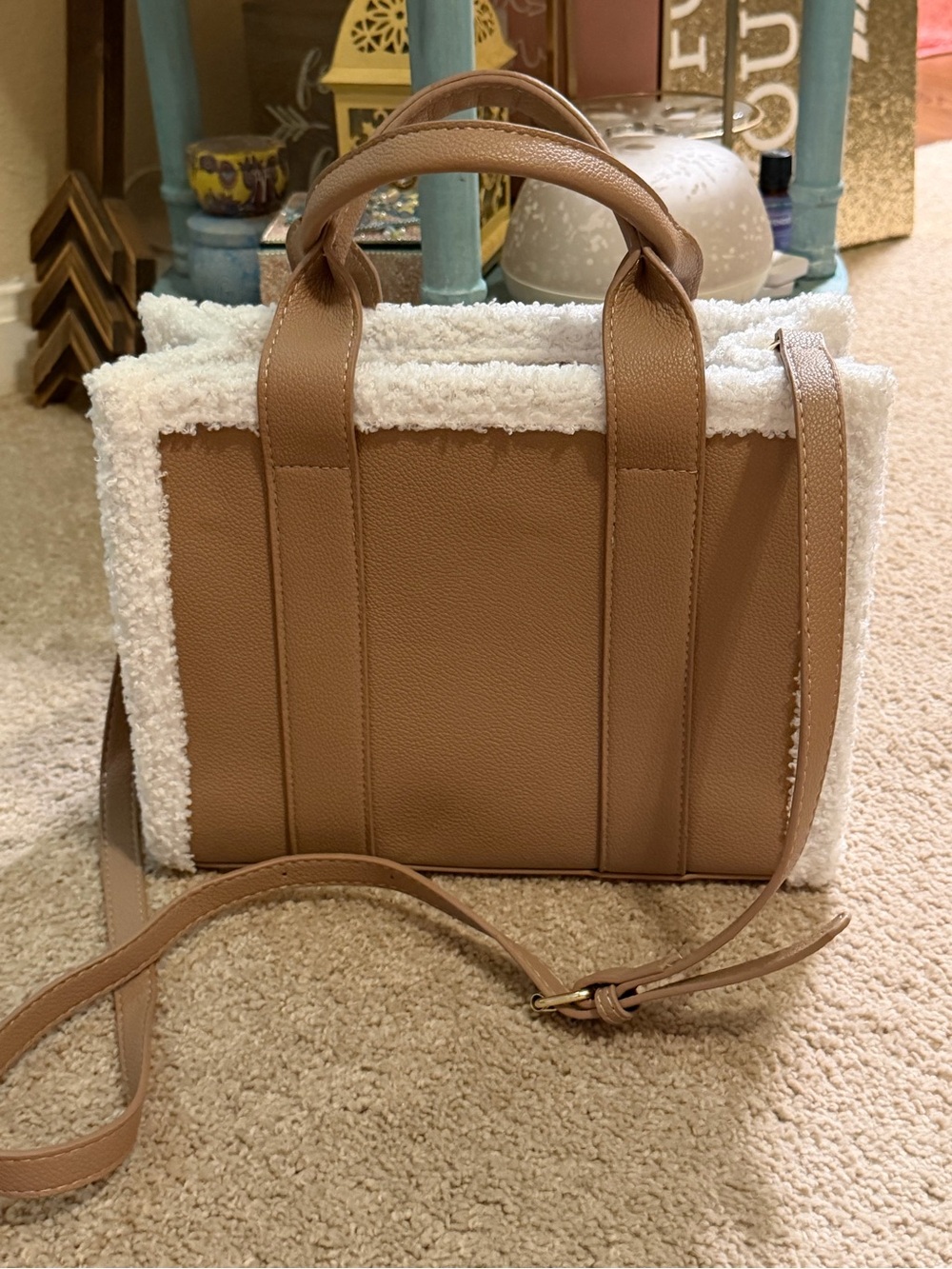 Marc Jacobs Tan Tote with White Faux-Shearling Trim - Picture 3 of 6